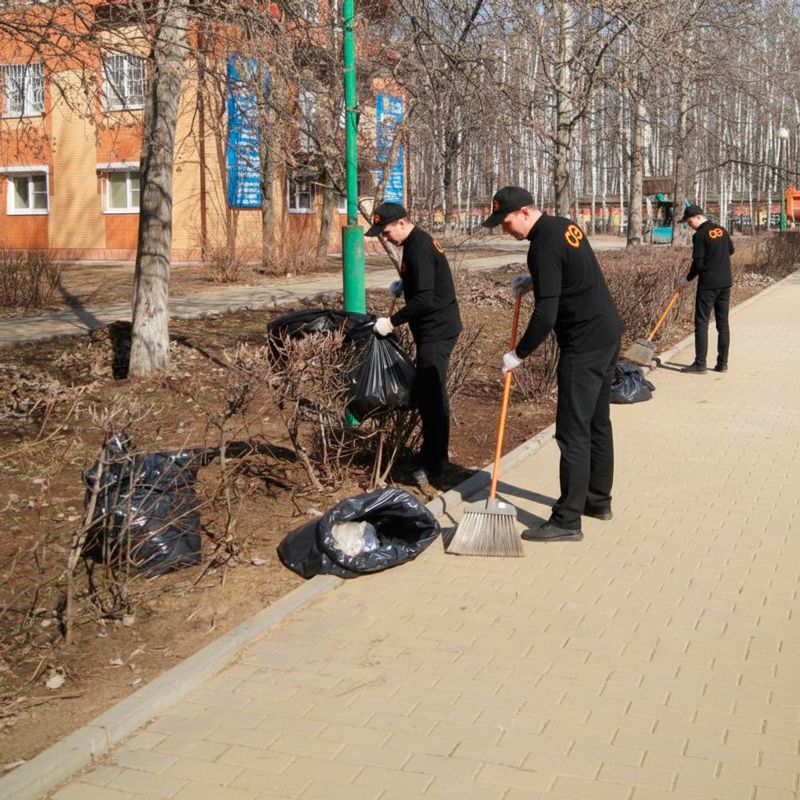Уборка листьев в Можге